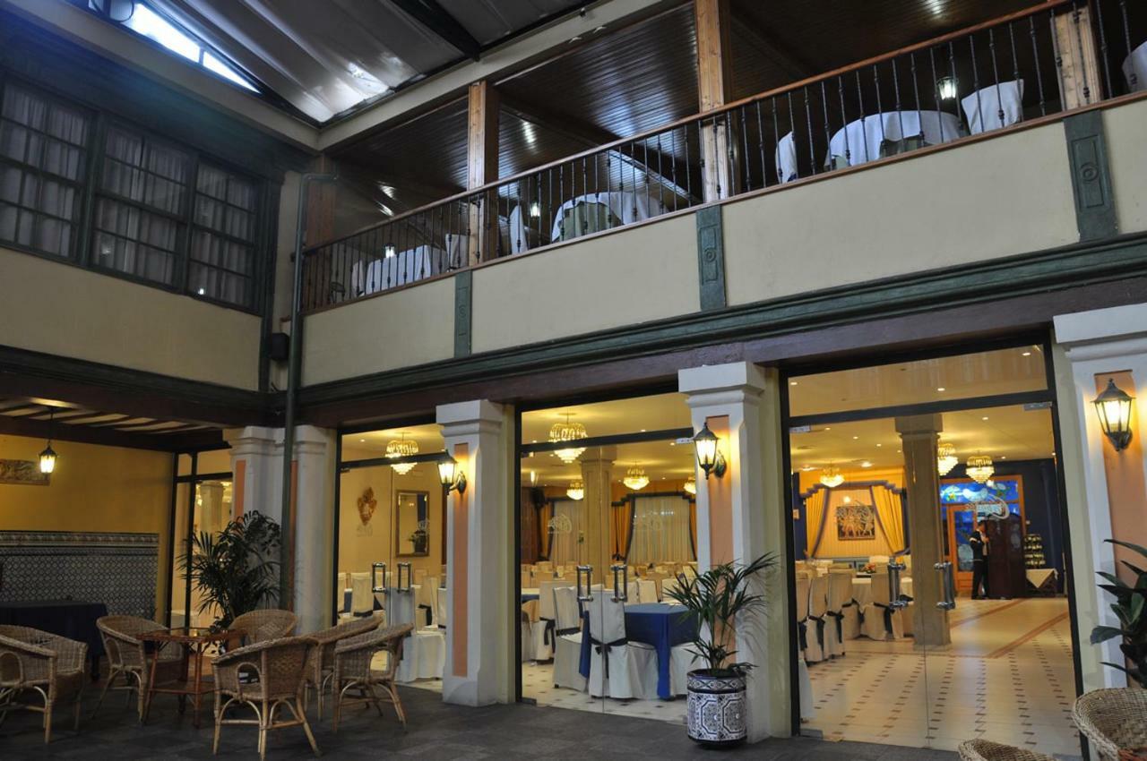 Hotel Las Cabanas Peñaranda de Bracamonte Exterior foto